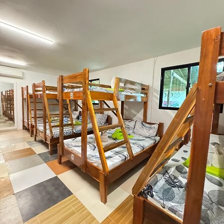 Aquaholik Traveler'S Lodge El Nido Exterior photo