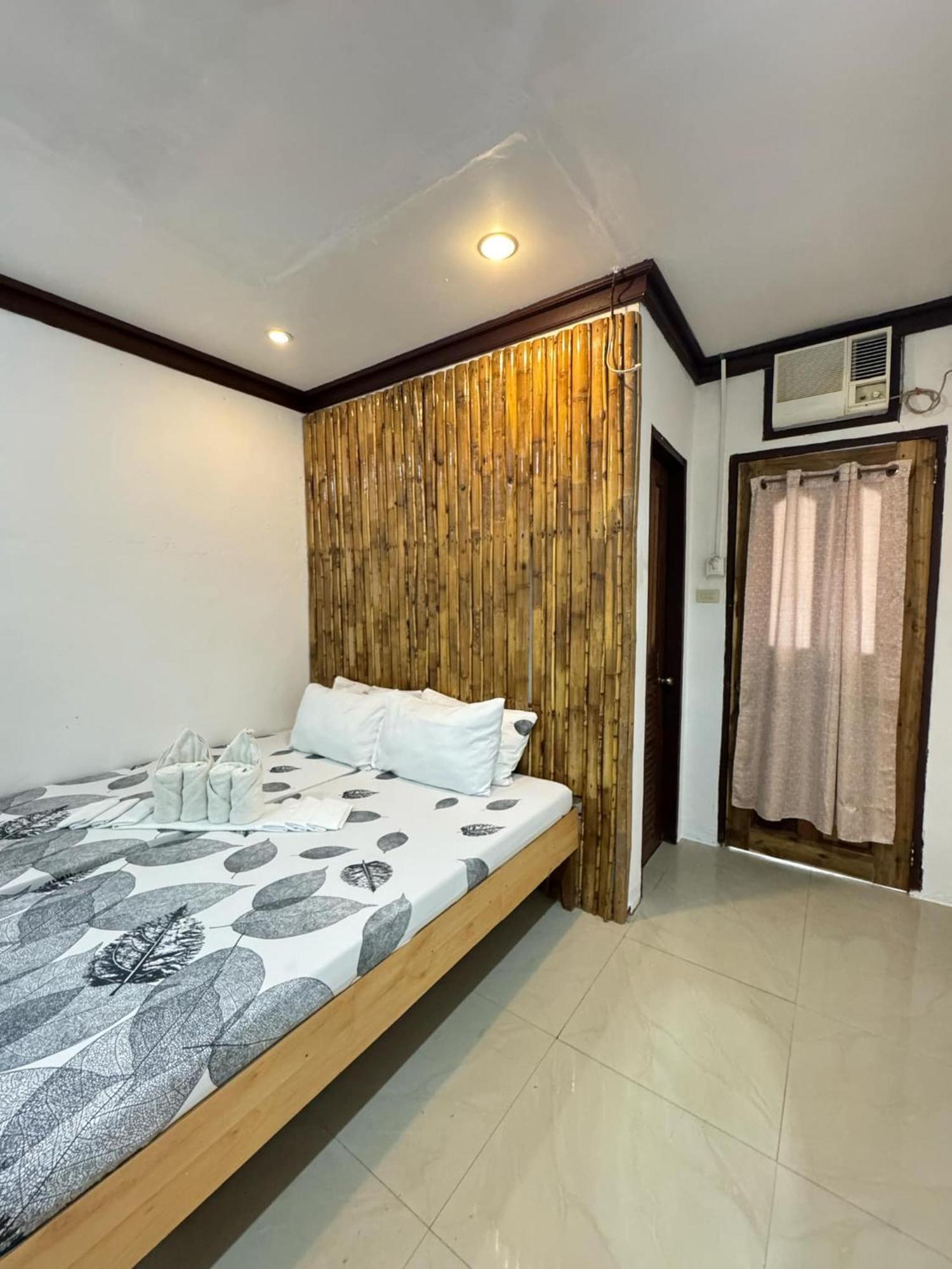 Aquaholik Traveler'S Lodge El Nido Exterior photo